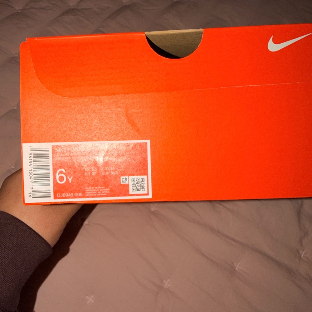 Nike Grey and Black Trail Sneakers with Coral Accents - Picture 5 of 5